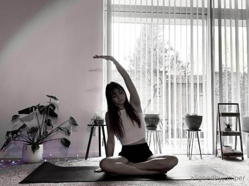 Would you help me stretch? 🙆🏼‍♀️