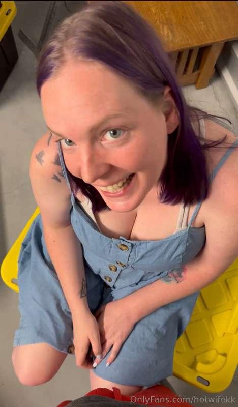 hotwifekk image #0