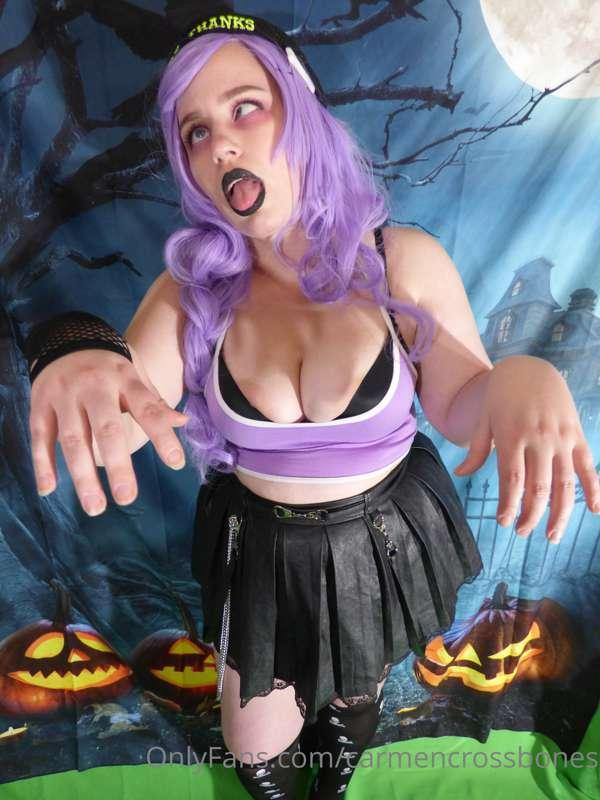 Undead GF returns from the grave to give you brain! (see wha..