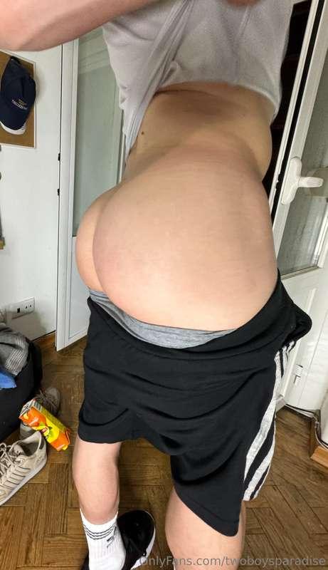 I’m so damn thick. 🍑