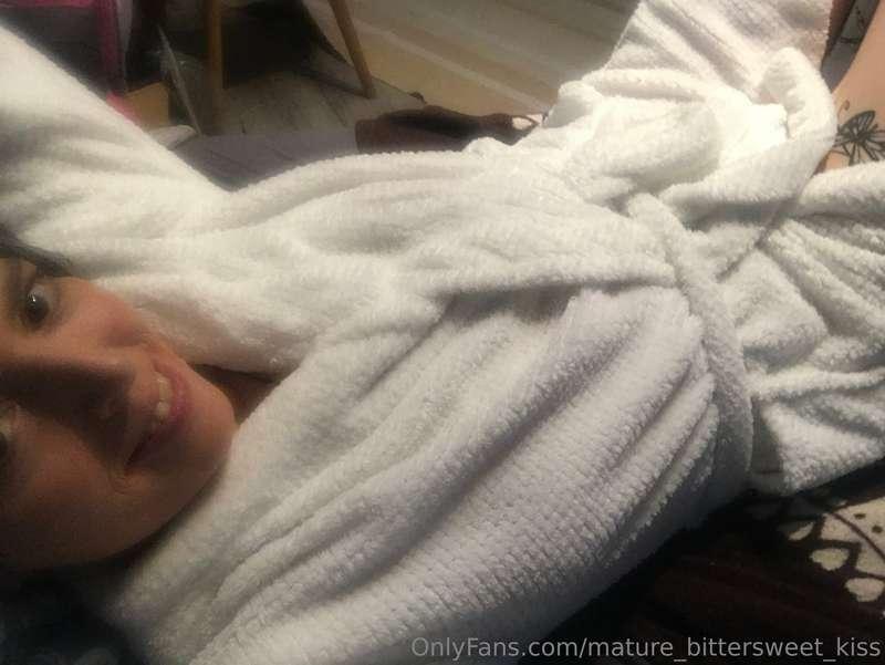 mature_bittersweet_kiss image #2