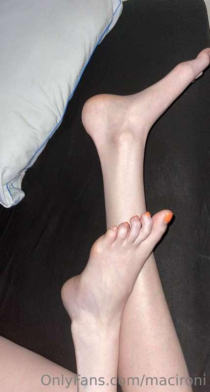I could really use a foot massage right about now. Do you da..