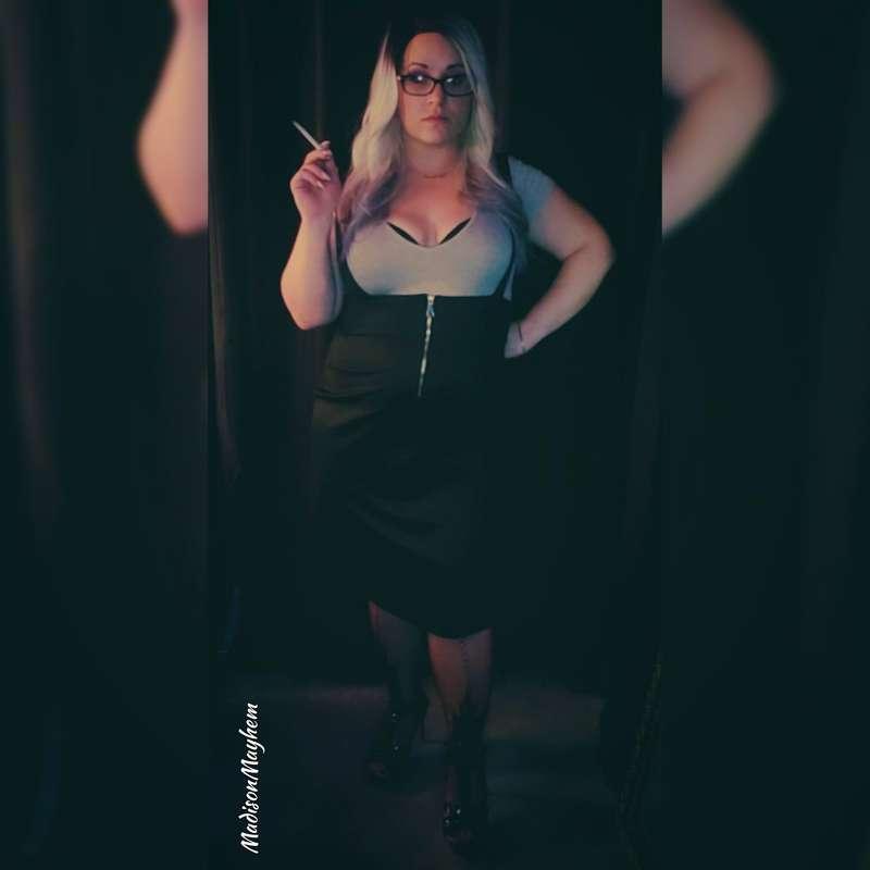 Some call me Mads 🖤 My pay pigs call me Goddess 👸🚬🎀🖤🎀🚬