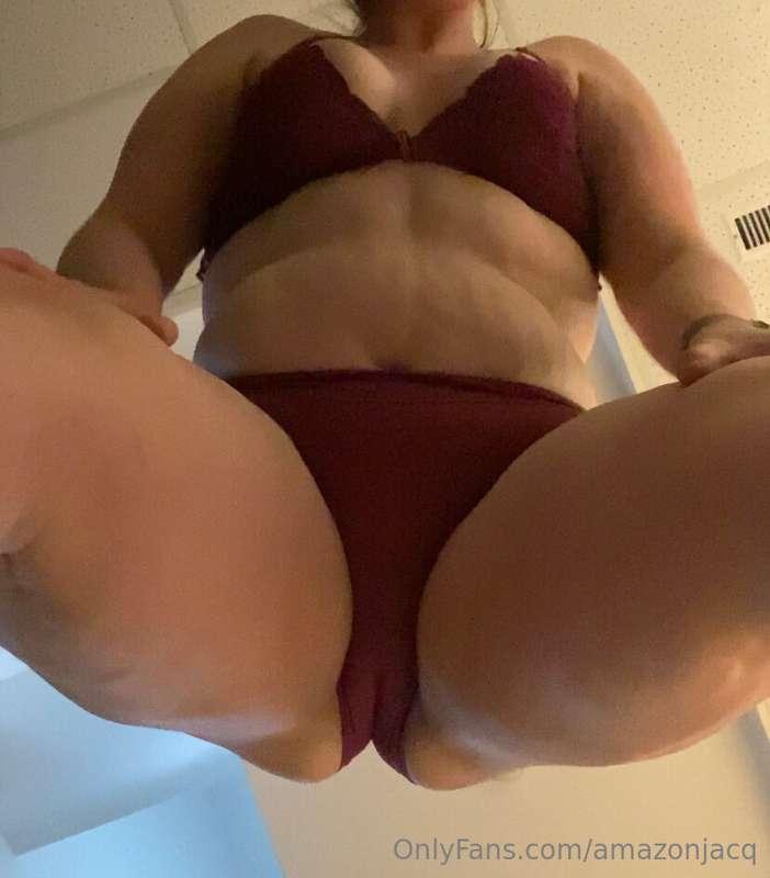 Big Amazon POV
Imagine being under all this all of this comi..