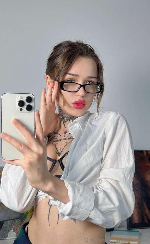 alexa_lee image #1