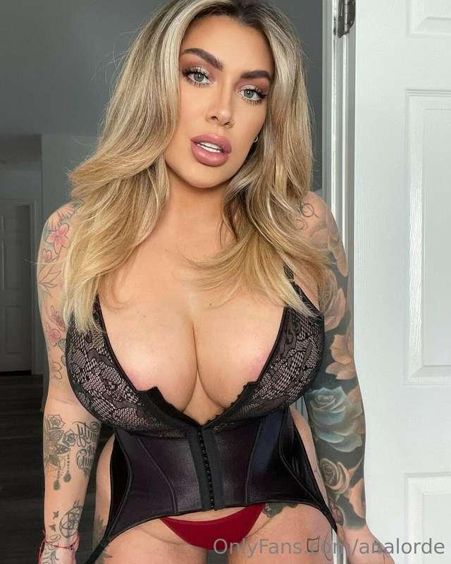 I'm feeling naughty today.. are you? 😈 @ana.vip