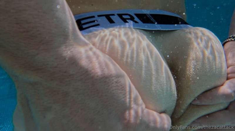 i got my hole worshiped under water.... DM mew 'POOLSIDE JOC..