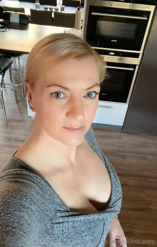 Godnat 😘😘 sov godt og søde drømme 😘😘😘😘Goodnight 😘😘 sleep wel..