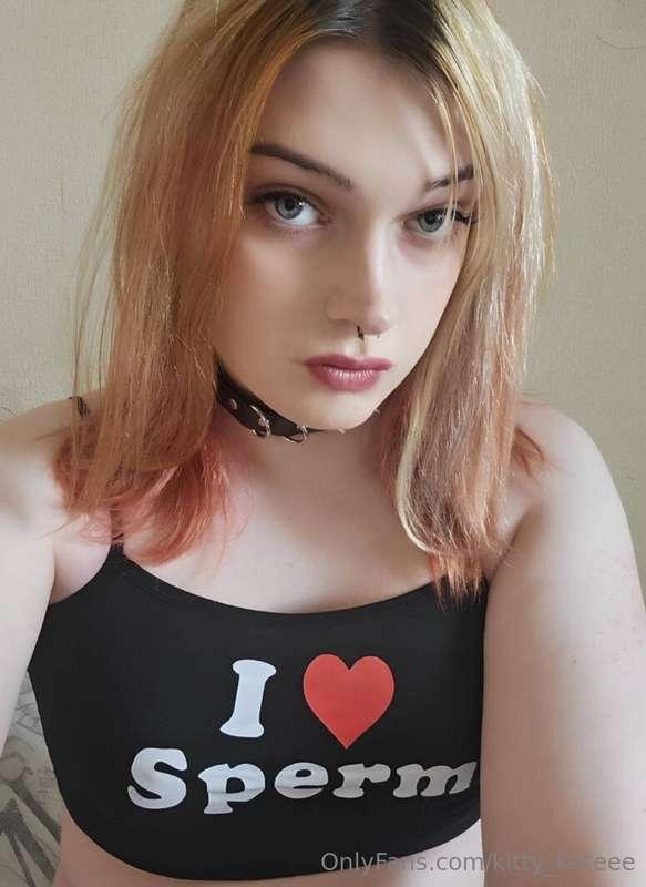 A hot transsexual whore @merlinkitty is ready to fulfill all..