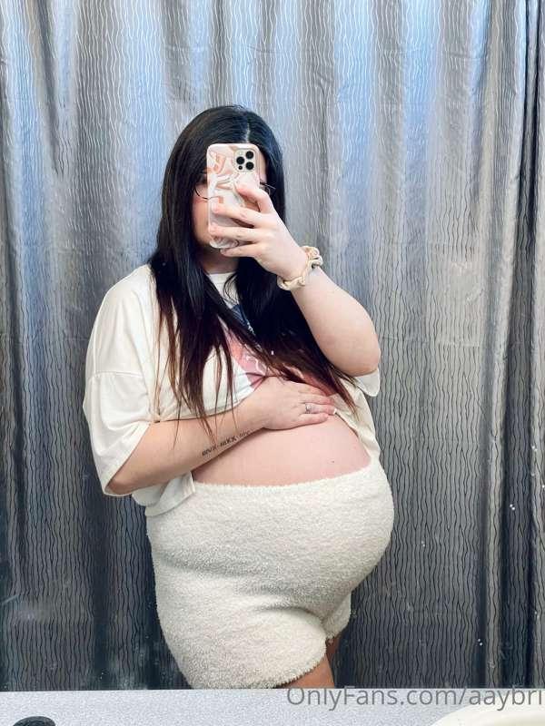 This belly tho 😅