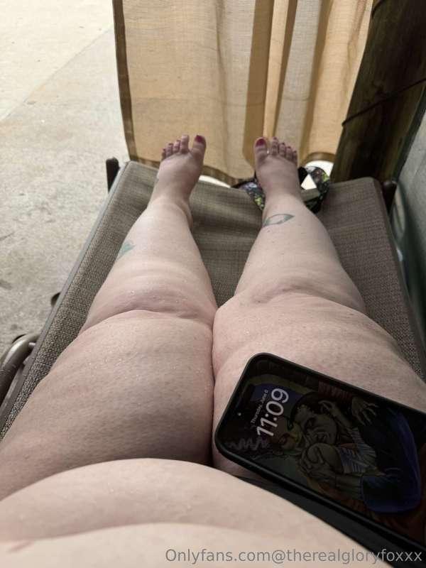 Thunder thighs for days 😈