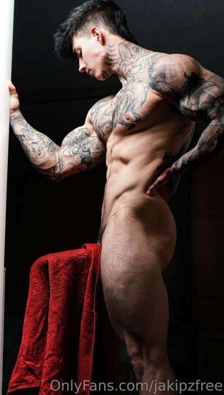 I think you'd look much better hanging off of my cock 😌🍆... ..