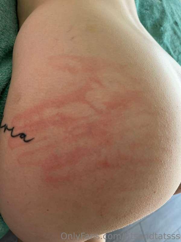 handprints on my ass 😍😍😍😍