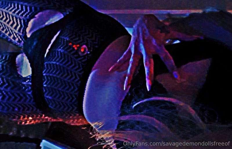 S° W° I° P° E° --》 @savagedemondoll666 