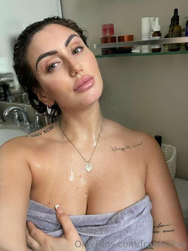 💋