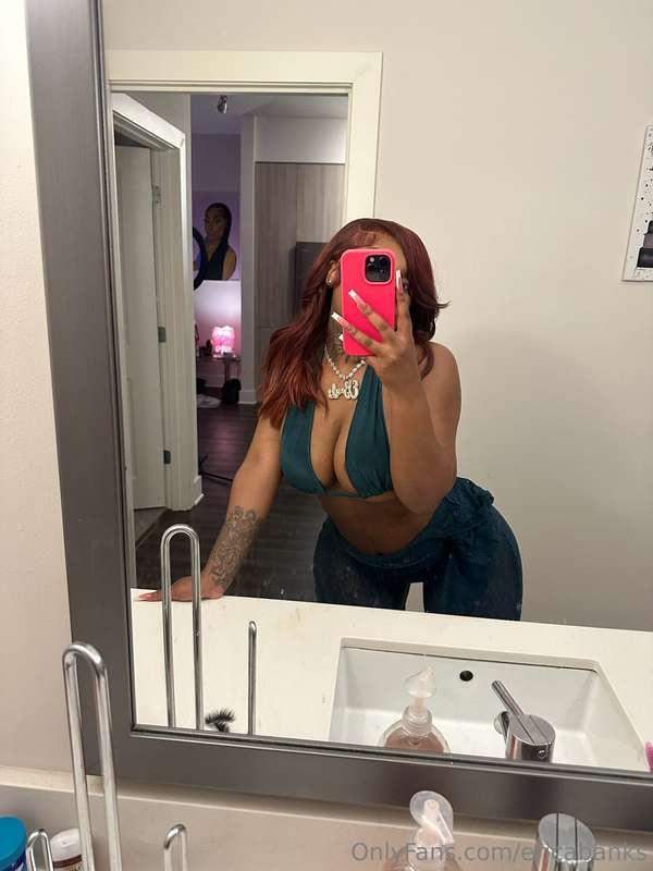 lmk if I'm your type 💕