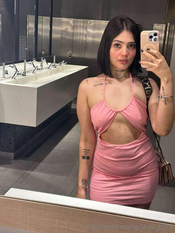 My bestie loves to USE ALL HER HOLES TO SATISFY YOU DADDY 🤤🔥..