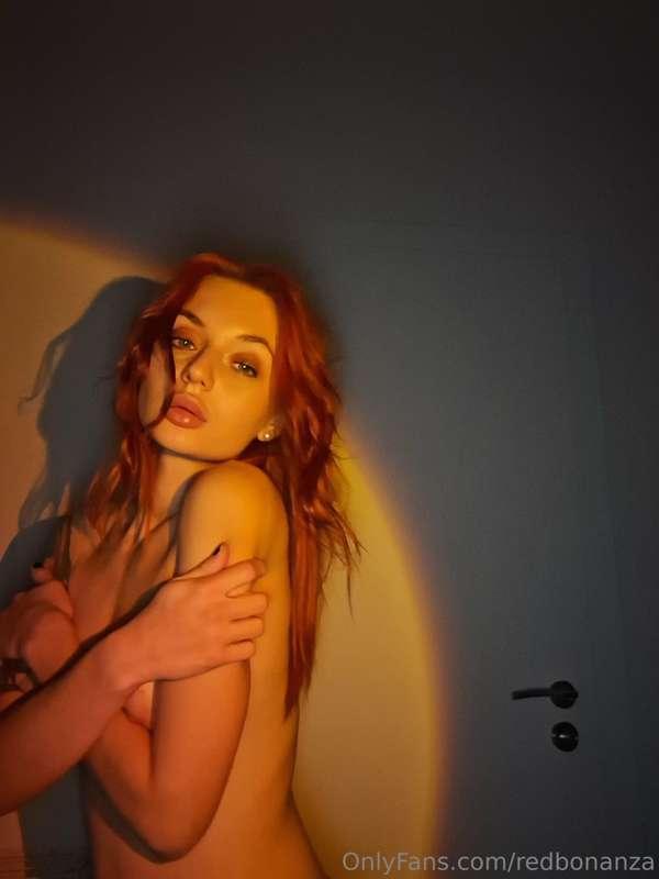 Feeling a bit lonely today baby text me 😘😘
Czuje się dzisiaj..