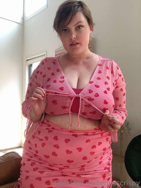 Hey cuties, I’m flying home today so may not get to everyone..