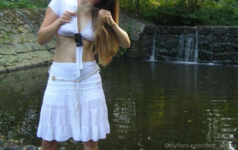 I really like wearing white, especially when I can tease in ..