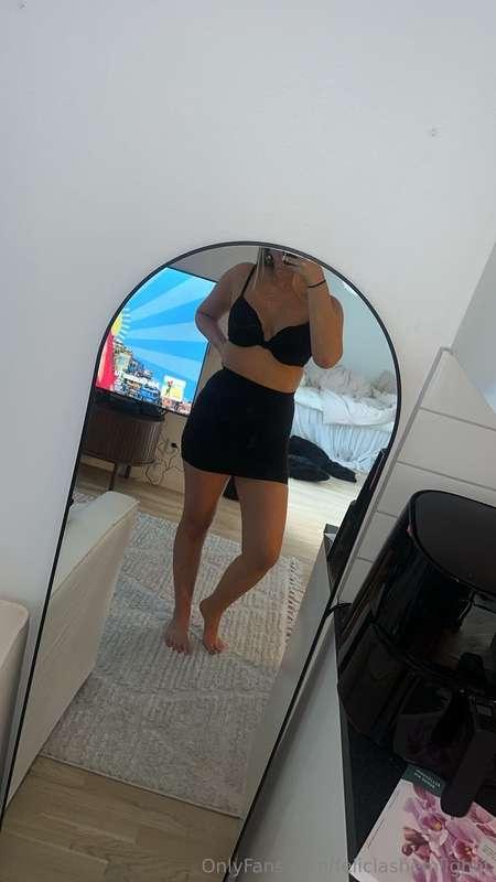 Låt oss hitta ett mörkt rum och se vad som händer😈Vill du?