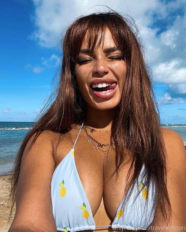 HAPPY HOLIDAYS! 
Okay guys, as per usual my life has been in..