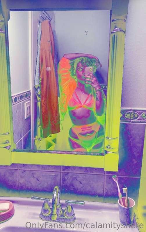 the magical and wonderful world of Other Peoples Bathrooms 😍..