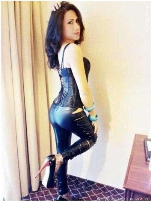 Black  lady.Fetishes!!