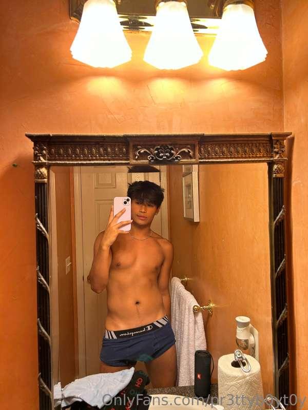 pr3ttyb0yt0y image #0