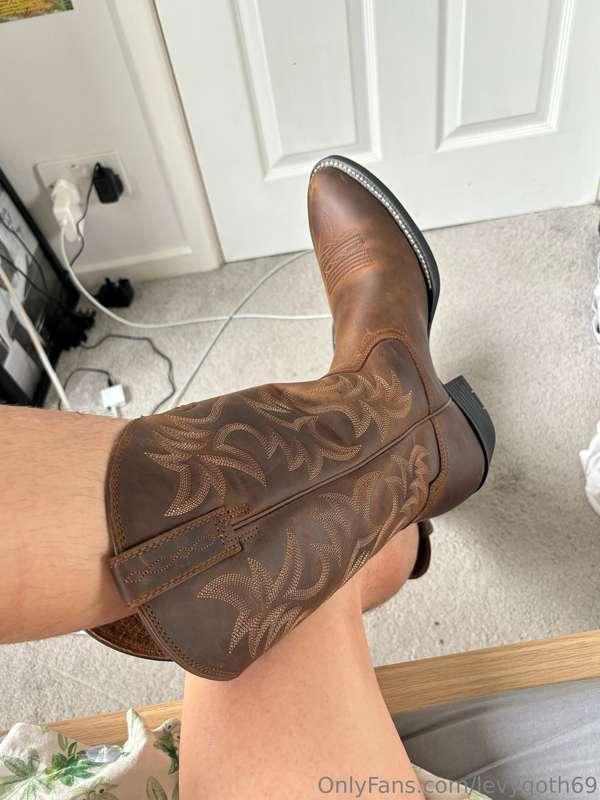 cowboy boots 
