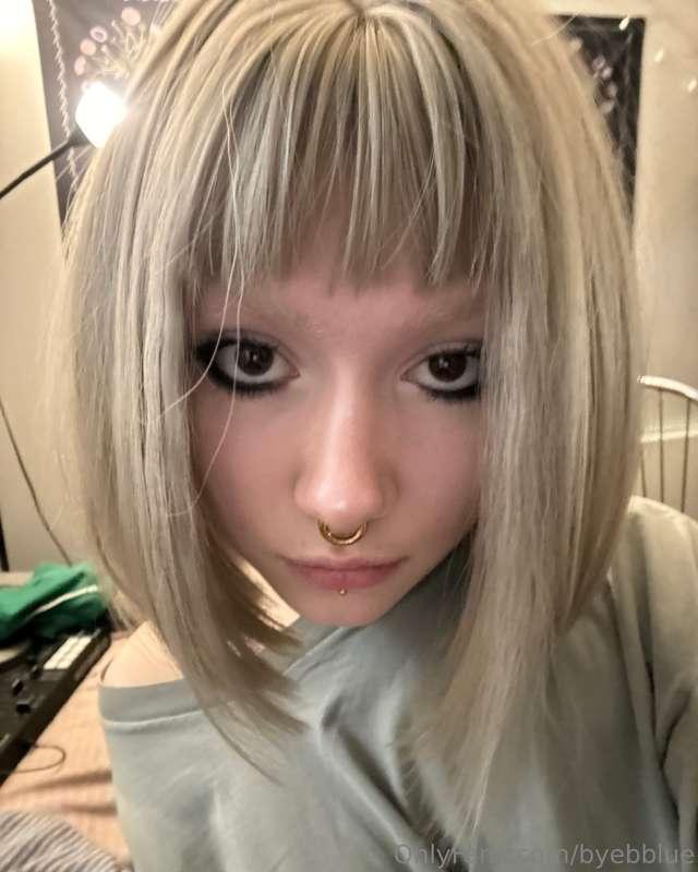 what can I say… front cam goddess 📷💅