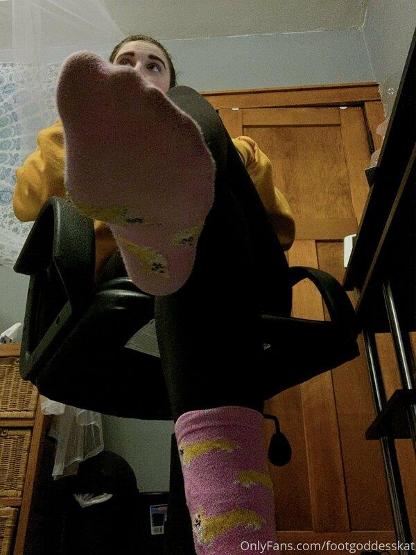 My #dirtysocks drive you wild. Sniff sniff loser boy