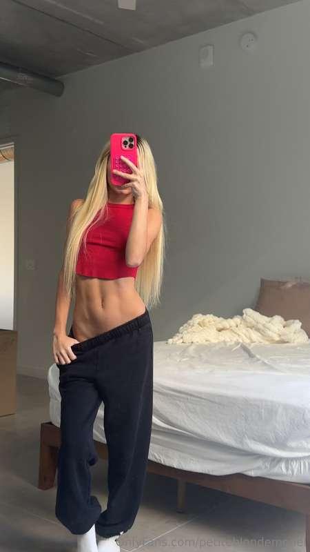 happy saturday text me for a sexy pic❣️❣️