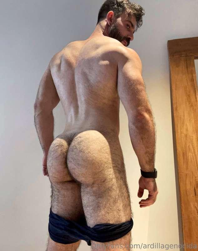 Glute day 🍑 They are growing! 