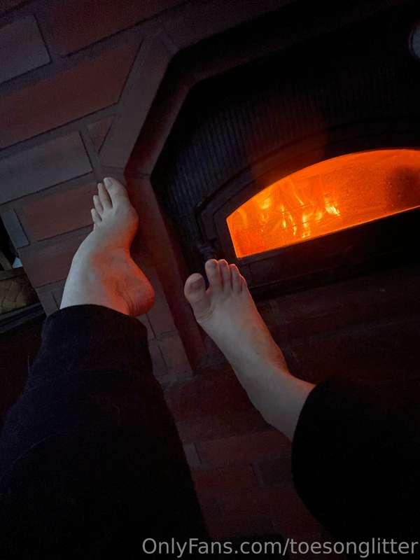 New year’s eve at the cottage!  Just gonna chill and eat piz..