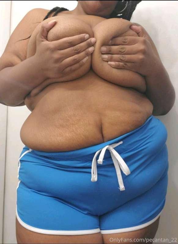 Can you give me some creamy butter for these rolls? 👀🤤