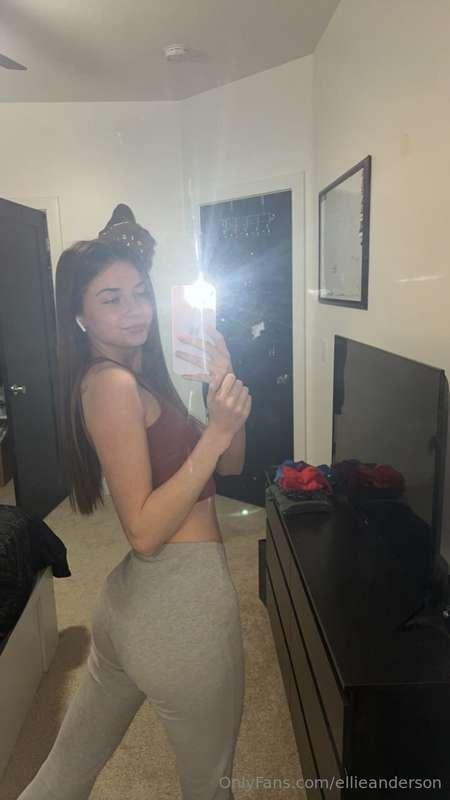 Trying to look cute and fuckable. 🙈🥵
