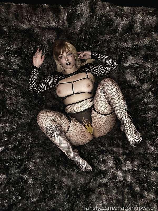 thatpinupwitch image #6