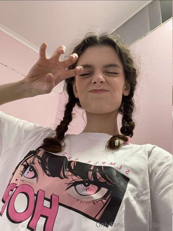 This girl @shawtnes is like a devil in an angel image 😈🤍 She..