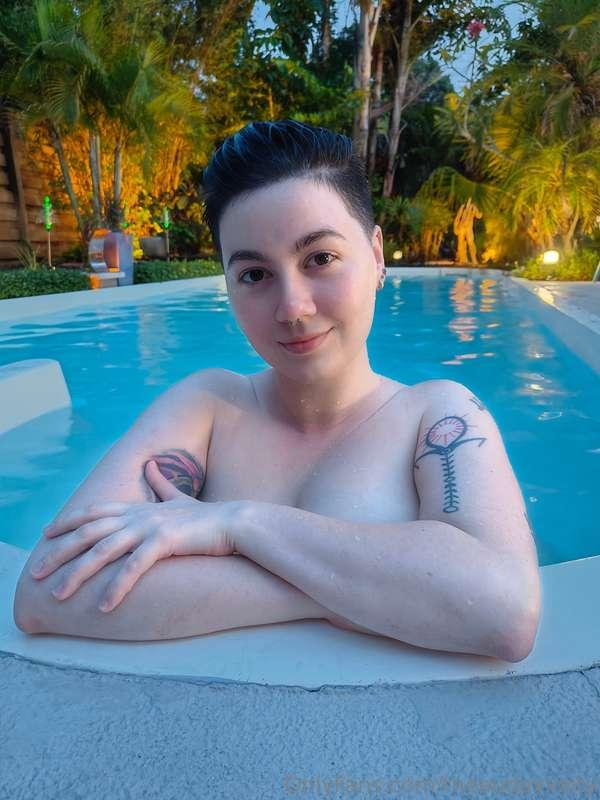 Happy Pride month from your fave pan poly switch! 🥰