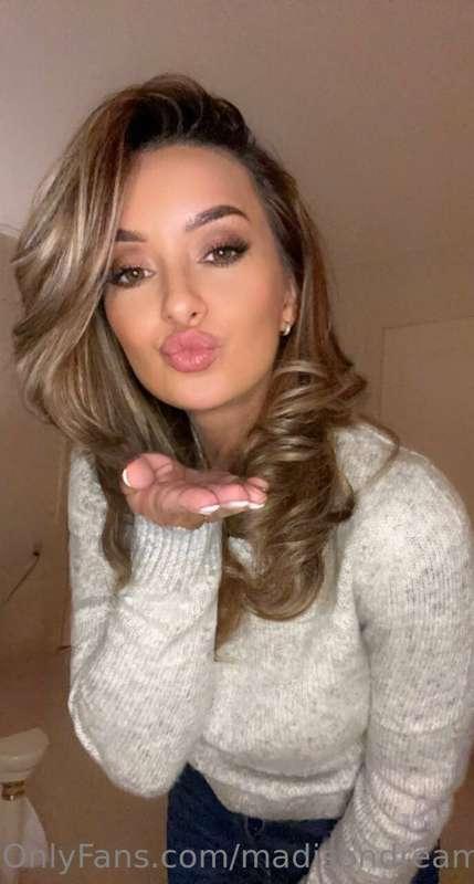 Morning kisses for you 💖😘