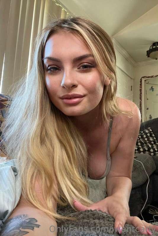 Look into my eyes and try not to fall in love with me 🥰