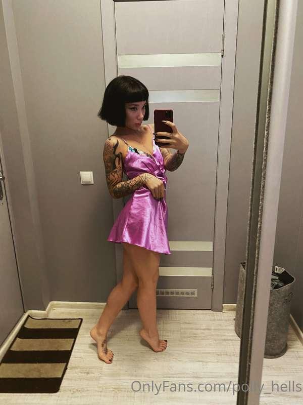 Let's get this sexy pink dress off me
And then let's fantasi..