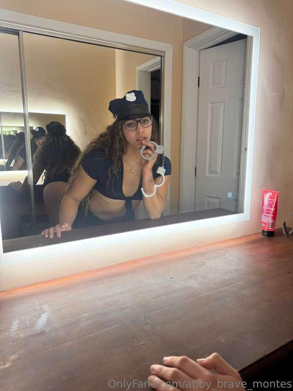 Hii babys!! 👮🏼🚔 Sorry for getting a little lost, but I was u..