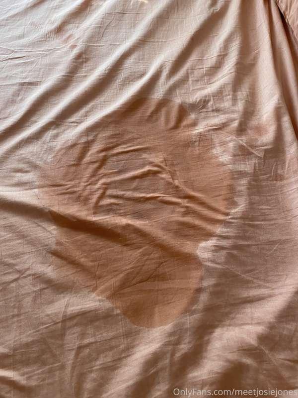 The aftermath of my morning fuck…such a slutty MILF I am 😈🤤💦