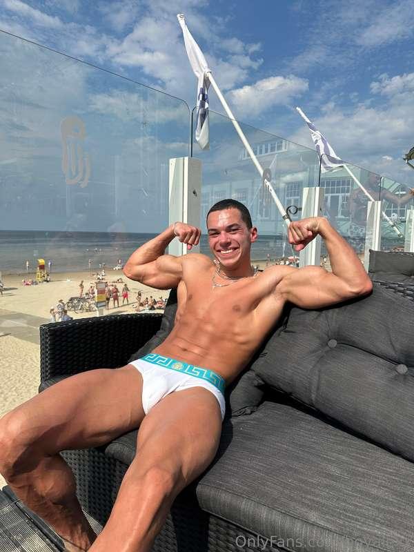 Would you sit on my legs ? 💦🌶️😋