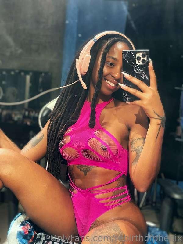 1v1 me? 💦💦