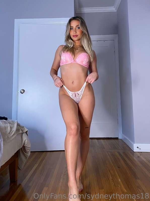Im SO fucking horny right now baby 😍😈 send me a big tip and ..