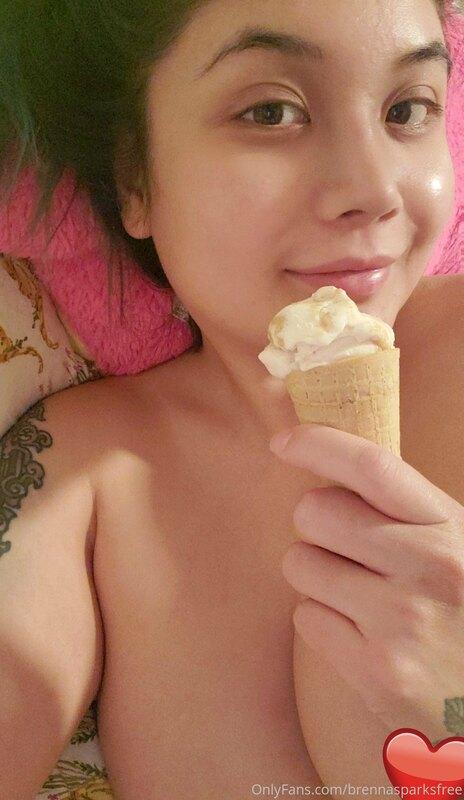 No makeup, eating ice cream ? ?