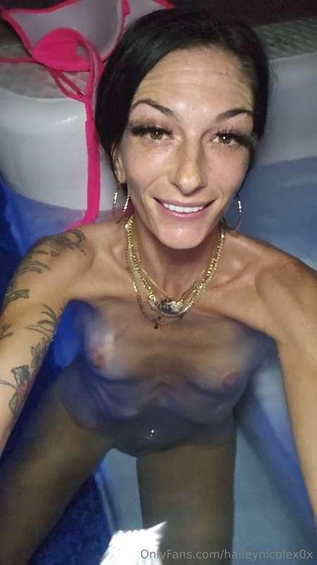 𝐓𝐡𝐢𝐧𝐤𝐢𝐧𝐠 𝐚𝐛𝐨𝐮𝐭 𝐠𝐨𝐢𝐧𝐠 𝐬𝐤𝐢𝐧𝐧𝐲 𝐝𝐢𝐩𝐩𝐢𝐧𝐠 🥴💦 ***Wanna join?***